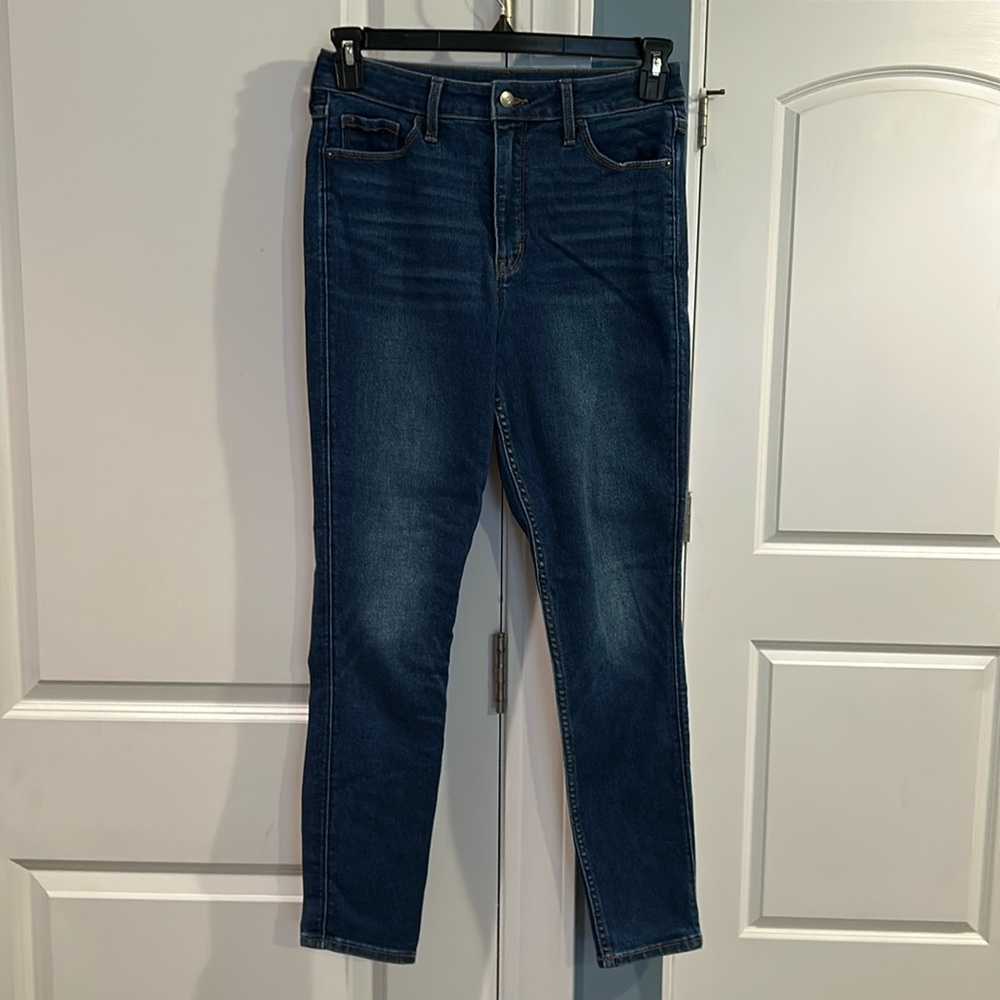 Size 10 Old Navy Rockstar Super Skinny Extra High Rise Secret Slim Pocket Jeans.
